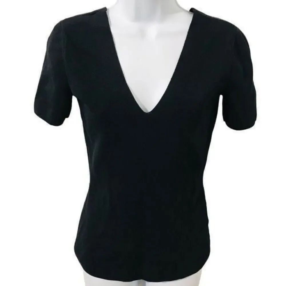 Reiss dark blue deep V neck short sleeve blouse size XS. A351